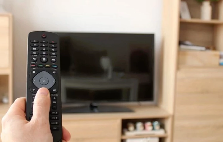 بهترین راه برای پشتیبانی فرمت فیلم در تلویزیون اتصال لپ تاپ با HDMI به تلویزیون است.