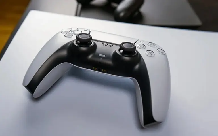 فناوری Haptic Feedback و Adaptive Trigger در تعامل کاربر